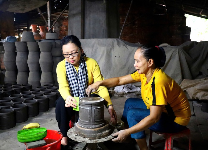 CLIP: Chiêm ngưỡng vẻ đẹp của gạch, gốm đỏ Vĩnh Long- Ảnh 9. CLIP: Chiêm ngưỡng vẻ đẹp của gạch, gốm đỏ Vĩnh Long- Ảnh 9.
