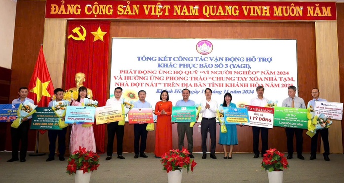 Yến sào Khánh Hòa ủng hộ 1,4 tỉ đồng cho Quỹ "Vì người nghèo"- Ảnh 2. Yến sào Khánh Hòa ủng hộ 1,4 tỉ đồng cho Quỹ "Vì người nghèo"- Ảnh 2.