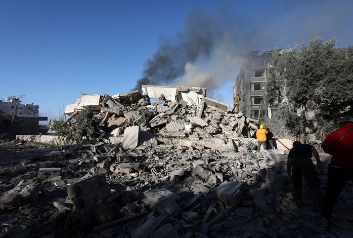 Hiện trường cuộc không kích của Israel vào vùng ngoại ô phía Nam thủ đô Beirut - Lebanon hôm 17-11. Ảnh: REUTERS Hiện trường cuộc không kích của Israel vào vùng ngoại ô phía Nam thủ đô Beirut - Lebanon hôm 17-11. Ảnh: REUTERS