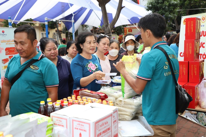 Việc xây dựng khối đại đoàn kết phải đi lên từ những việc nhỏ nhất- Ảnh 3. Việc xây dựng khối đại đoàn kết phải đi lên từ những việc nhỏ nhất- Ảnh 3.