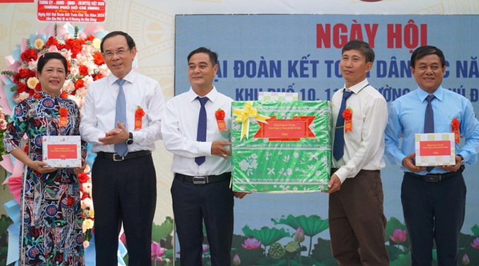 Giá trị lớn từ Ngày hội Đại đoàn kết toàn dân tộc- Ảnh 1. Giá trị lớn từ Ngày hội Đại đoàn kết toàn dân tộc- Ảnh 1.
