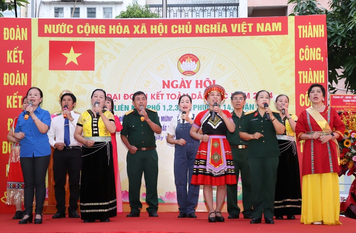 Việc xây dựng khối đại đoàn kết phải đi lên từ những việc nhỏ nhất- Ảnh 2. Việc xây dựng khối đại đoàn kết phải đi lên từ những việc nhỏ nhất- Ảnh 2.