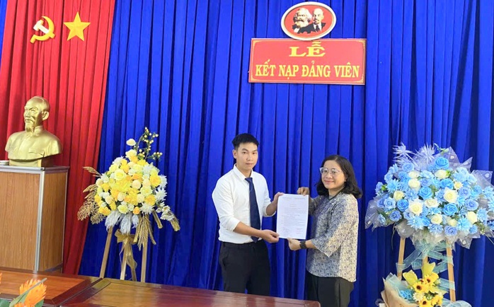 Điểm sáng trong công tác phát triển đảng viên vùng đồng bào có đạo- Ảnh 1. Điểm sáng trong công tác phát triển đảng viên vùng đồng bào có đạo- Ảnh 1.