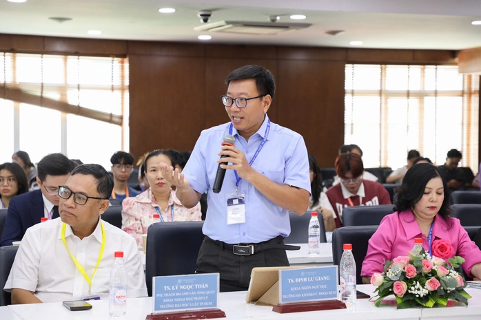 Gần 90% sinh viên Đại học Quốc gia TP HCM sử dụng ChatGPT- Ảnh 2. Gần 90% sinh viên Đại học Quốc gia TP HCM sử dụng ChatGPT- Ảnh 2.
