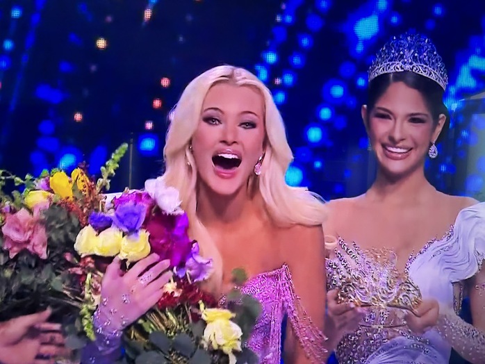 Nhan sắc Đan Mạch đăng quang Miss Universe 2024, Kỳ Duyên chỉ vào top 30
- Ảnh 5. Nhan sắc Đan Mạch đăng quang Miss Universe 2024, Kỳ Duyên chỉ vào top 30
- Ảnh 5.