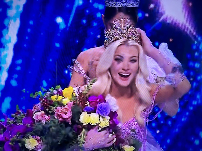 Nhan sắc Đan Mạch đăng quang Miss Universe 2024, Kỳ Duyên chỉ vào top 30
- Ảnh 4. Nhan sắc Đan Mạch đăng quang Miss Universe 2024, Kỳ Duyên chỉ vào top 30
- Ảnh 4.