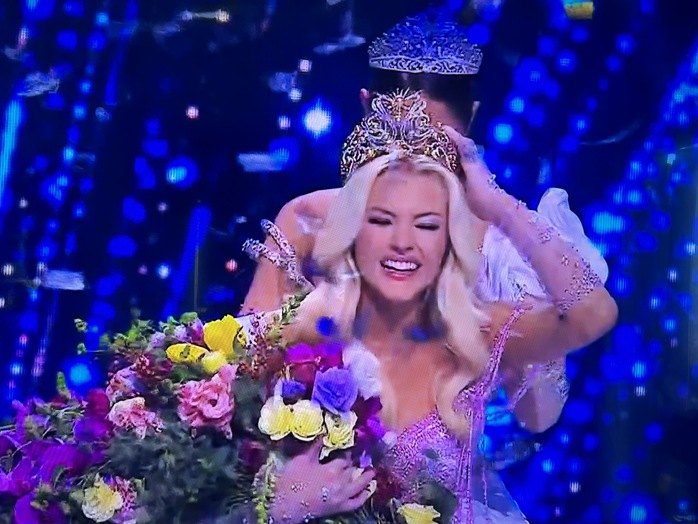 Nhan sắc Đan Mạch đăng quang Miss Universe 2024, Kỳ Duyên chỉ vào top 30
- Ảnh 1. Nhan sắc Đan Mạch đăng quang Miss Universe 2024, Kỳ Duyên chỉ vào top 30
- Ảnh 1.