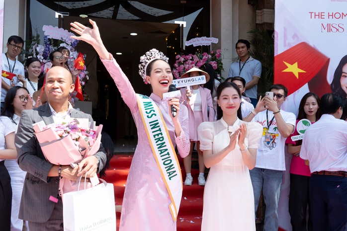 Hoa hậu Thanh Thuỷ sẽ làm gì khi về Việt Nam?- Ảnh 3. Hoa hậu Thanh Thuỷ sẽ làm gì khi về Việt Nam?- Ảnh 3.