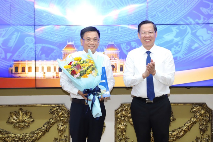 Chủ tịch UBND TP HCM bổ nhiệm nhân sự lãnh đạo 5 đơn vị- Ảnh 4. Chủ tịch UBND TP HCM bổ nhiệm nhân sự lãnh đạo 5 đơn vị- Ảnh 4.