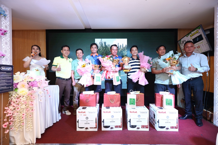 Sôi động và hấp dẫn Giải quần vợt họ Phan tại TP HCM- Ảnh 7. Sôi động và hấp dẫn Giải quần vợt họ Phan tại TP HCM- Ảnh 7.