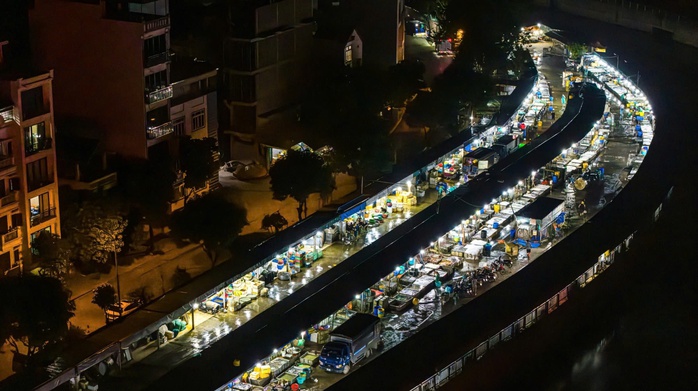 Chủ tịch Hà Nội yêu cầu xác minh thông tin "chợ La Khê trái phép 10 năm không ai biết"- Ảnh 3. Chủ tịch Hà Nội yêu cầu xác minh thông tin "chợ La Khê trái phép 10 năm không ai biết"- Ảnh 3.