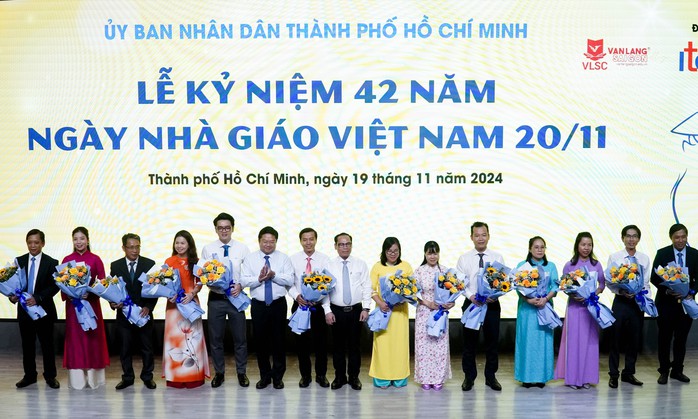 Vinh danh 10 nhà giáo nhận giải thưởng Trần Đại Nghĩa- Ảnh 3. Vinh danh 10 nhà giáo nhận giải thưởng Trần Đại Nghĩa- Ảnh 3.