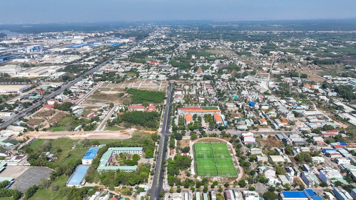 UBND tỉnh Bà Rịa - Vũng Tàu ủy quyền cho Sở TN-MT cấp “sổ đỏ” lần đầu - Ảnh 1. UBND tỉnh Bà Rịa - Vũng Tàu ủy quyền cho Sở TN-MT cấp “sổ đỏ” lần đầu - Ảnh 1.