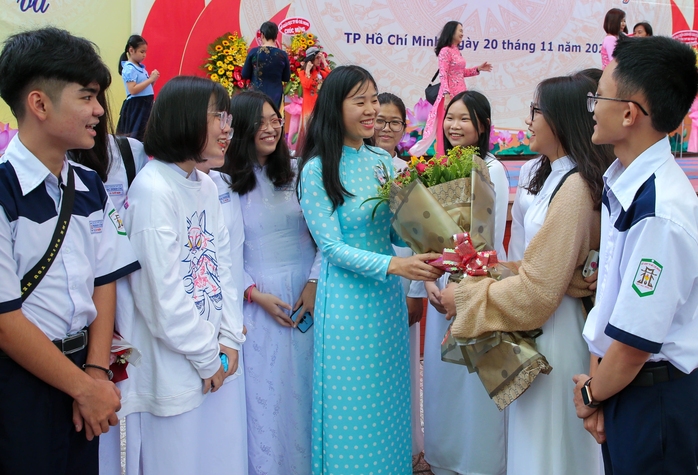 Tìm cách thu hút, giữ chân giáo viên (*): Lương nhà giáo sẽ được xếp cao nhất- Ảnh 1. Tìm cách thu hút, giữ chân giáo viên (*): Lương nhà giáo sẽ được xếp cao nhất- Ảnh 1.