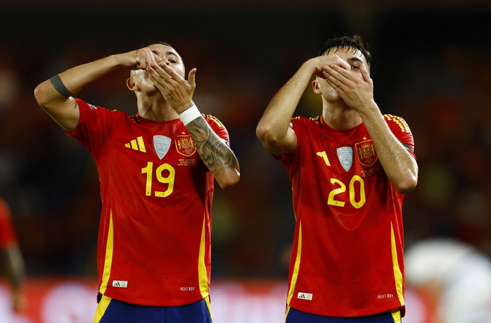 Thua nghẹt thở Tây Ban Nha, Thụy Sĩ rớt hạng Nations League- Ảnh 3. Thua nghẹt thở Tây Ban Nha, Thụy Sĩ rớt hạng Nations League- Ảnh 3.