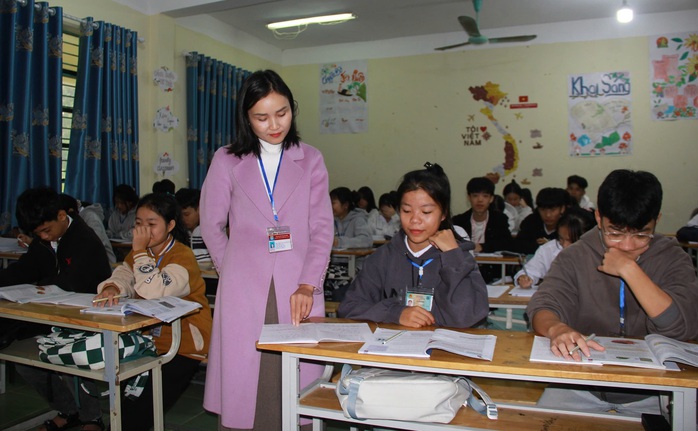 Nữ giáo viên 15 năm hết lòng vì học sinh vùng cao- Ảnh 2. Nữ giáo viên 15 năm hết lòng vì học sinh vùng cao- Ảnh 2.