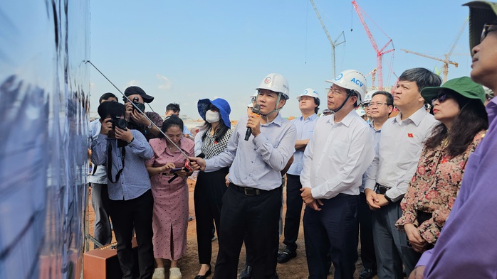 Hình ảnh khảo sát vị trí xây dựng nhà ga đường sắt tốc độ cao trong sân bay Long Thành- Ảnh 4. Hình ảnh khảo sát vị trí xây dựng nhà ga đường sắt tốc độ cao trong sân bay Long Thành- Ảnh 4.