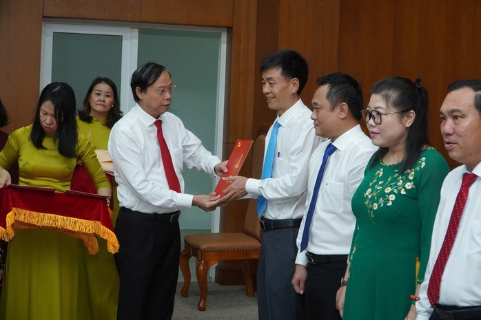 Điều động, bổ nhiệm nhiều cán bộ chủ chốt ở Bà Rịa - Vũng Tàu- Ảnh 2. Điều động, bổ nhiệm nhiều cán bộ chủ chốt ở Bà Rịa - Vũng Tàu- Ảnh 2.
