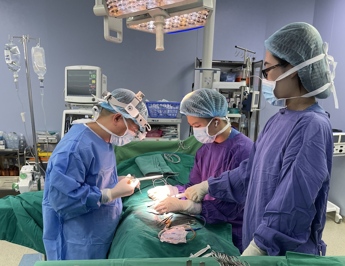 Trong cơn hoang tưởng ảo giác, thanh niên tự cắt đứt "của quý"- Ảnh 1.