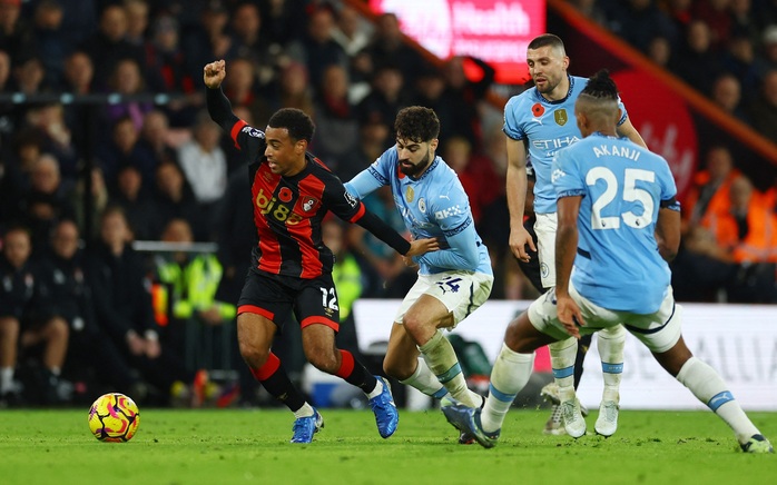 Thua sốc Bournemouth, Man City mất ngôi số 1 vào tay Liverpool- Ảnh 4. Thua sốc Bournemouth, Man City mất ngôi số 1 vào tay Liverpool- Ảnh 4.