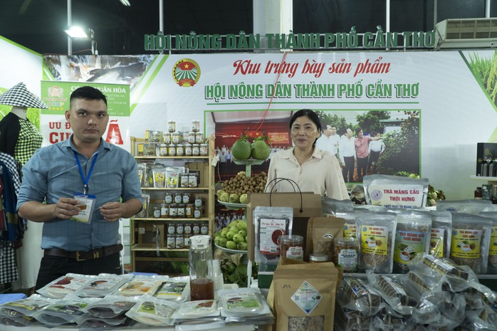 VIDEO: Nhiều đặc sản đổ về “Cần Thơ gạo trắng nước trong”- Ảnh 14. VIDEO: Nhiều đặc sản đổ về “Cần Thơ gạo trắng nước trong”- Ảnh 14.