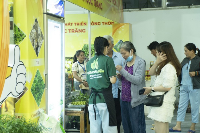 VIDEO: Nhiều đặc sản đổ về “Cần Thơ gạo trắng nước trong”- Ảnh 20. VIDEO: Nhiều đặc sản đổ về “Cần Thơ gạo trắng nước trong”- Ảnh 20.