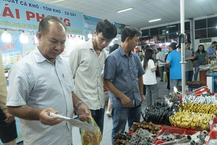 VIDEO: Nhiều đặc sản đổ về “Cần Thơ gạo trắng nước trong”- Ảnh 21. VIDEO: Nhiều đặc sản đổ về “Cần Thơ gạo trắng nước trong”- Ảnh 21.