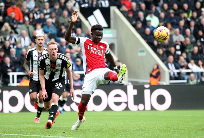 Thua sốc Newcastle, Arsenal lung lay thứ hạng Top 3- Ảnh 1. Thua sốc Newcastle, Arsenal lung lay thứ hạng Top 3- Ảnh 1.