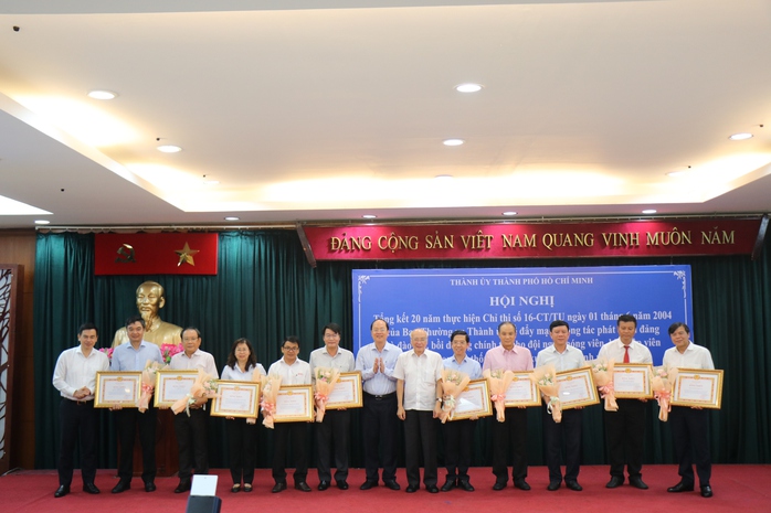 Công tác phát triển đảng trong đội ngũ người làm báo TP HCM có chuyển biến tích cực- Ảnh 1. Công tác phát triển đảng trong đội ngũ người làm báo TP HCM có chuyển biến tích cực- Ảnh 1.