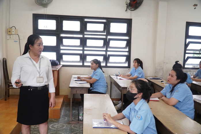 Người thầy dạy nghề nâng bước tài năng trẻ- Ảnh 1. Người thầy dạy nghề nâng bước tài năng trẻ- Ảnh 1.