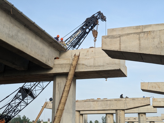 Phó Thủ tướng Trần Hồng Hà chỉ đạo “nóng” về việc khai thác cát- Ảnh 5.
