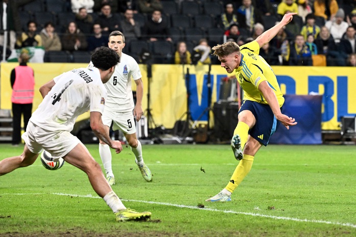 Tiền đạo "siêu hot" Viktor Gyokeres lập cú poker, Thụy Điển thăng hạng Nations League- Ảnh 2. Tiền đạo "siêu hot" Viktor Gyokeres lập cú poker, Thụy Điển thăng hạng Nations League- Ảnh 2.