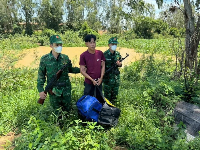 Vận chuyển thuê ma túy, Trần Văn Mển lãnh án tử hình- Ảnh 2. Vận chuyển thuê ma túy, Trần Văn Mển lãnh án tử hình- Ảnh 2.