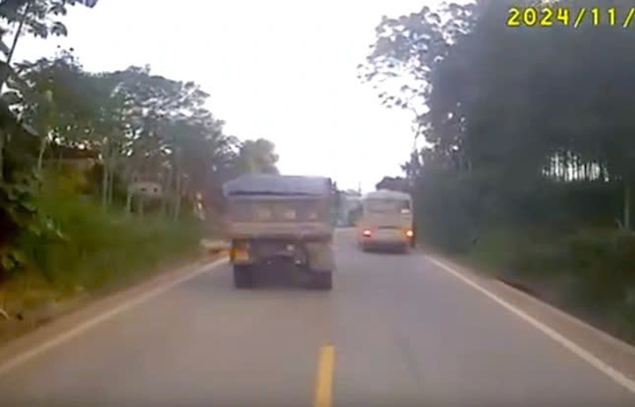 Vụ bé gái 5 tuổi bị tông tử vong: Tài xế chịu trách nhiệm thế nào?- Ảnh 1. Vụ bé gái 5 tuổi bị tông tử vong: Tài xế chịu trách nhiệm thế nào?- Ảnh 1.