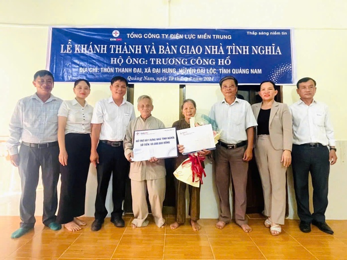 EVNCPC tiếp tục xây dựng 70 căn nhà tình nghĩa tại miền Trung - Tây Nguyên- Ảnh 5. EVNCPC tiếp tục xây dựng 70 căn nhà tình nghĩa tại miền Trung - Tây Nguyên- Ảnh 5.