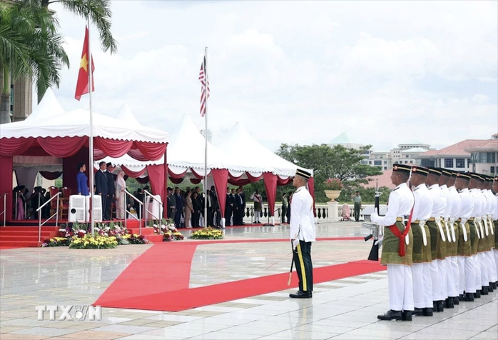 Lễ đón trọng thể Tổng Bí thư Tô Lâm và phu nhân thăm chính thức Malaysia- Ảnh 4. Lễ đón trọng thể Tổng Bí thư Tô Lâm và phu nhân thăm chính thức Malaysia- Ảnh 4.