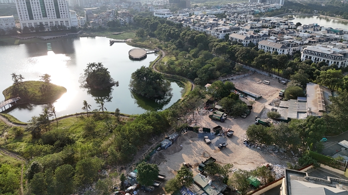 Cận cảnh công viên bỏ hoang nhiều năm, nơi Chủ tịch Hà Nội "lệnh" bắn pháo hoa Tết 2025- Ảnh 7. Cận cảnh công viên bỏ hoang nhiều năm, nơi Chủ tịch Hà Nội "lệnh" bắn pháo hoa Tết 2025- Ảnh 7.