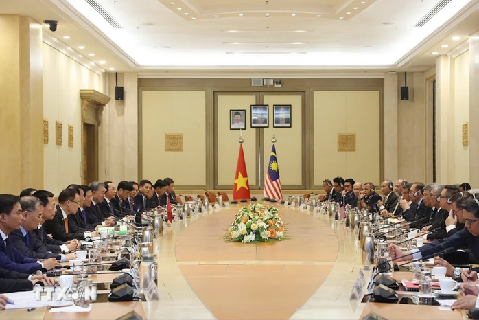 Lễ đón trọng thể Tổng Bí thư Tô Lâm và phu nhân thăm chính thức Malaysia- Ảnh 12. Lễ đón trọng thể Tổng Bí thư Tô Lâm và phu nhân thăm chính thức Malaysia- Ảnh 12.