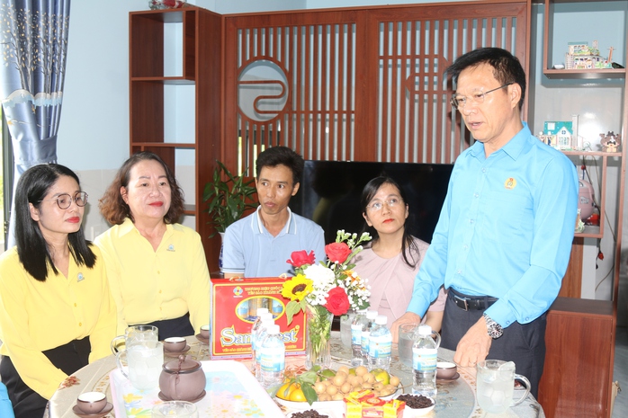 Bàn giao 2 mái ấm cho đoàn viên Công đoàn- Ảnh 4. Bàn giao 2 mái ấm cho đoàn viên Công đoàn- Ảnh 4.
