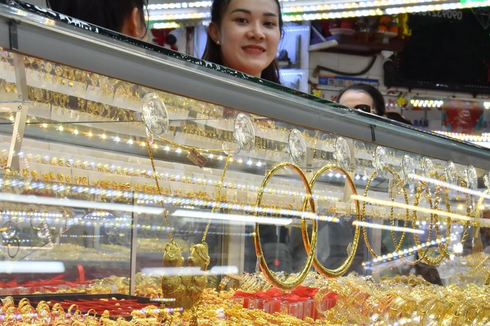 Giá vàng hôm nay, 22-11: Tiếp tục đi lên dù đồng USD tăng giá- Ảnh 1. Giá vàng hôm nay, 22-11: Tiếp tục đi lên dù đồng USD tăng giá- Ảnh 1.