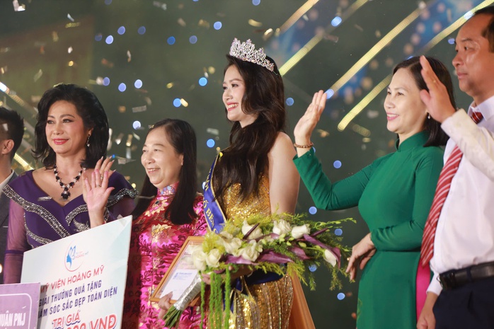 Ngắm dàn người đẹp tại hội thi "Hoa khôi TP Bến Cát"- Ảnh 6. Ngắm dàn người đẹp tại hội thi "Hoa khôi TP Bến Cát"- Ảnh 6.