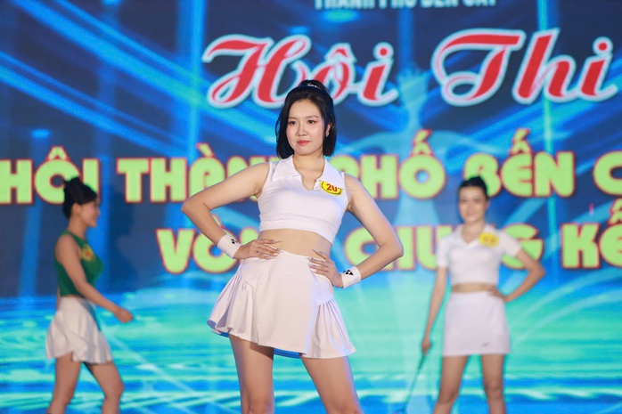 Ngắm dàn người đẹp tại hội thi "Hoa khôi TP Bến Cát"- Ảnh 5. Ngắm dàn người đẹp tại hội thi "Hoa khôi TP Bến Cát"- Ảnh 5.