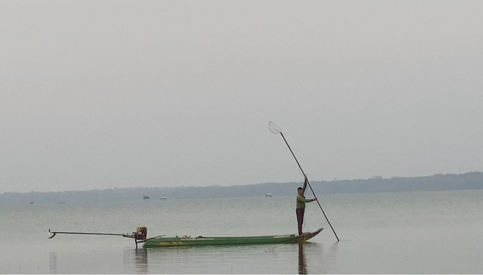 Hình ảnh "khác lạ" nhưng nhiều người thích trên hồ Dầu Tiếng- Ảnh 3. Hình ảnh "khác lạ" nhưng nhiều người thích trên hồ Dầu Tiếng- Ảnh 3.