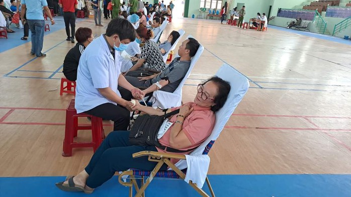 Cô giáo về hưu miệt mài làm việc thiện- Ảnh 1.