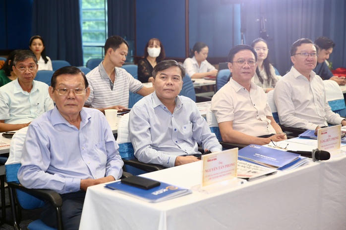 Lãnh đạo của gần 50 trường THPT tham dự bồi dưỡng về “Kỹ năng ứng xử với báo chí - truyền thông”- Ảnh 2. Lãnh đạo của gần 50 trường THPT tham dự bồi dưỡng về “Kỹ năng ứng xử với báo chí - truyền thông”- Ảnh 2.