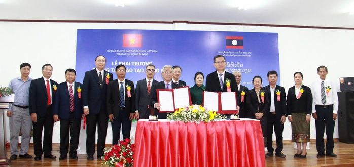 Trường ĐH Cửu Long khai trương thêm trung tâm dạy tiếng Việt tại Lào- Ảnh 3. Trường ĐH Cửu Long khai trương thêm trung tâm dạy tiếng Việt tại Lào- Ảnh 3.