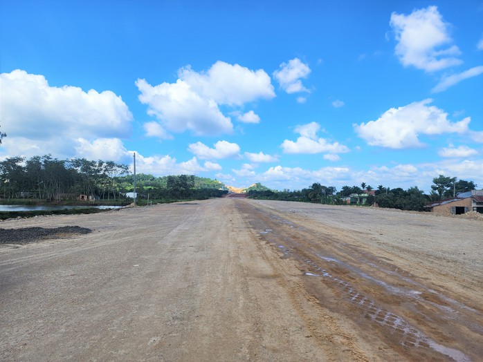 Diễn biến vụ mỏ đá sát cao tốc chưa được khai thác, gây lãng phí- Ảnh 2. Diễn biến vụ mỏ đá sát cao tốc chưa được khai thác, gây lãng phí- Ảnh 2.