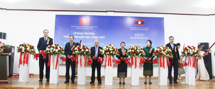 Trường ĐH Cửu Long khai trương thêm trung tâm dạy tiếng Việt tại Lào- Ảnh 1. Trường ĐH Cửu Long khai trương thêm trung tâm dạy tiếng Việt tại Lào- Ảnh 1.