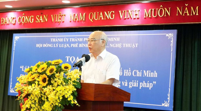 Hướng đến những tác phẩm Lý luận phê bình Văn học nghệ thuật sắc nét- Ảnh 1. Hướng đến những tác phẩm Lý luận phê bình Văn học nghệ thuật sắc nét- Ảnh 1.
