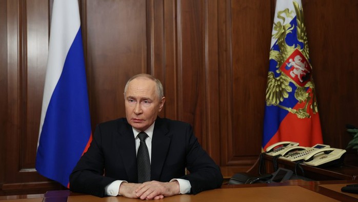 Tổng thống Putin tuyên bố sản xuất hàng loạt tên lửa "bóng ma" Oreshnik- Ảnh 1. Tổng thống Putin tuyên bố sản xuất hàng loạt tên lửa "bóng ma" Oreshnik- Ảnh 1.